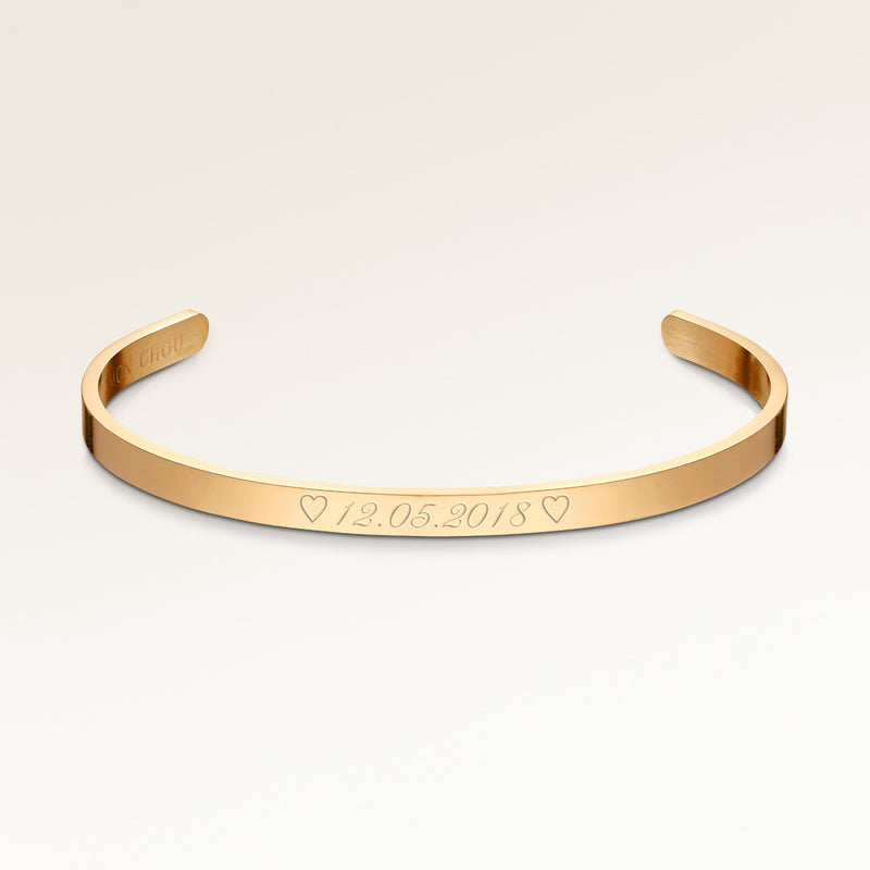 Bangle bracelet in gold with smooth outside, space for personalized engraving