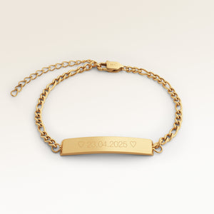 Personalized bar gold bracelet with space for engraving of text or coordinates