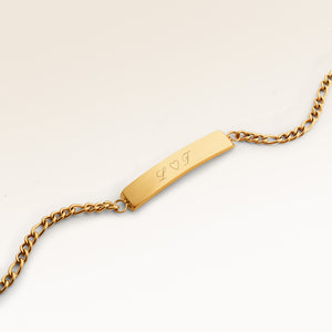 Personalized bar gold bracelet with space for engraving of text or coordinates